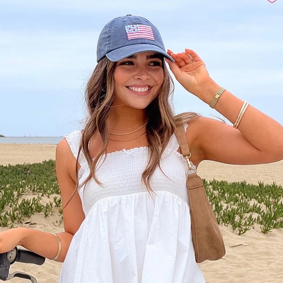 HAT BEGINNING BOUTIQUE - Picture 2 of 7